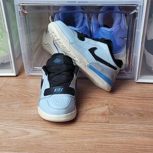 Nike Kids' Light Blue and Black Low-Top Sneakers